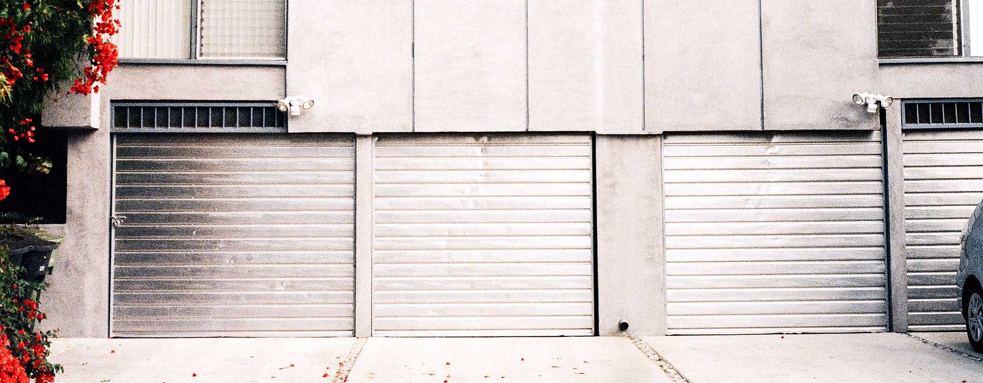 BS-Électricité Electricien Domoticien pour Automatisme de porte de garage Cannes 06/83